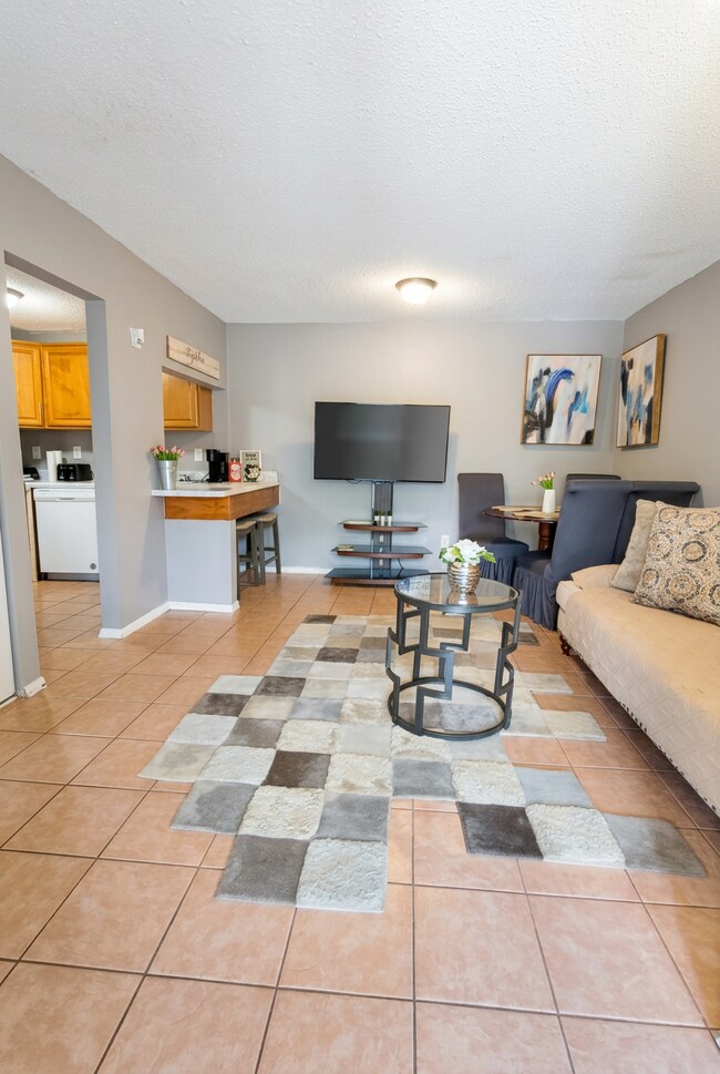 6519 W Newberry Rd, Unit 904 in Gainesville, FL - Foto de edificio - Building Photo
