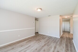 5664 Minocqua St in Jacksonville, FL - Building Photo - Building Photo