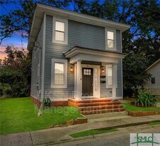 21 W 60th St in Savannah, GA - Building Photo
