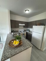 7581 W 4th Ct, Unit A2 in Hialeah, FL - Building Photo