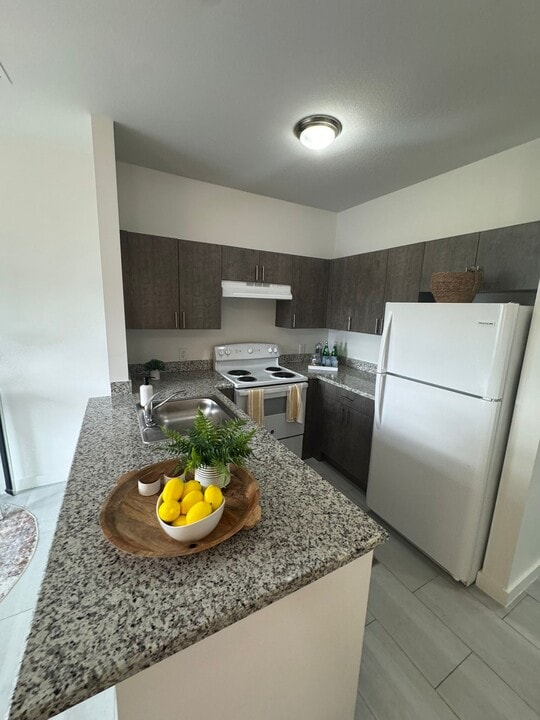 7581 W 4th Ct, Unit A2 in Hialeah, FL - Foto de edificio