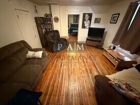 2442 N Bremen St in Milwaukee, WI - Building Photo