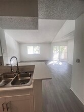 4055 W McNab Rd in Pompano Beach, FL - Foto de edificio - Building Photo