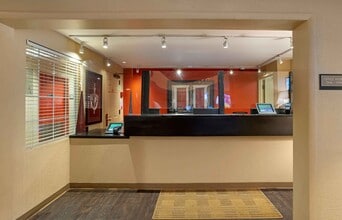 Furnished Studio-Fishkill - Route 9 in Fishkill, NY - Foto de edificio - Building Photo