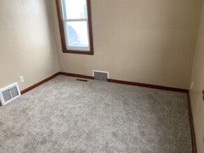 641 Wyoming St in Waterloo, IA - Building Photo - Building Photo