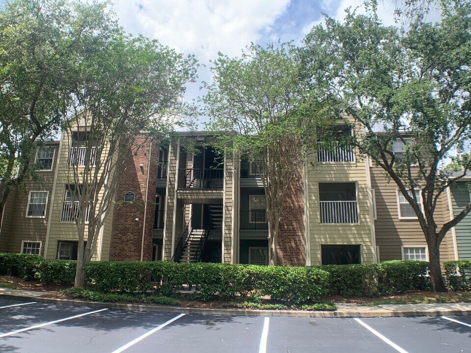 2225 Metropolitan Way in Orlando, FL - Building Photo