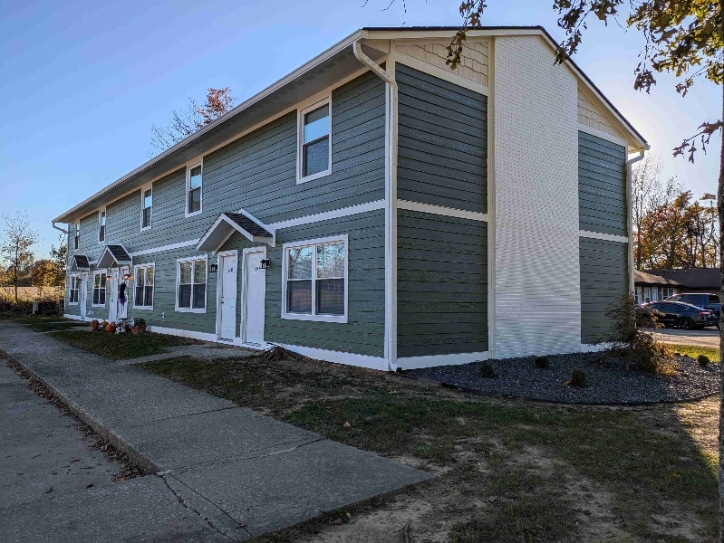 7219 W Susan St in Bloomington, IN - Foto de edificio