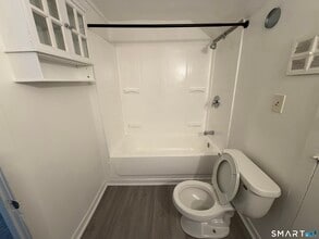 571 Baldwin St in Waterbury, CT - Building Photo - Building Photo