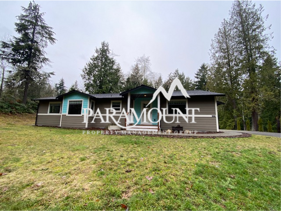 2370 Martin Ave E in Port Orchard, WA - Building Photo