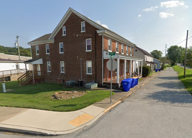 4 E Main St, Unit APT. A