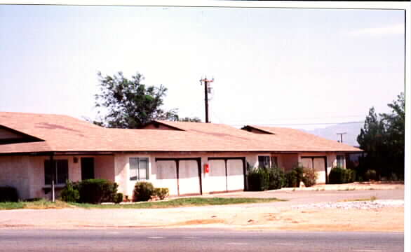 12535 Kiowa Rd in Apple Valley, CA - Building Photo - Building Photo