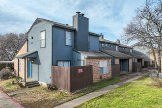 Radford Place Apartments in Irving, TX - Building Photo - Building Photo