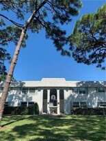 5800 Hollywood Blvd in Sarasota, FL - Building Photo