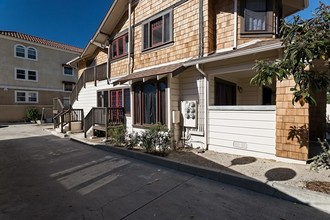 108-124 S 7th St in Santa Paula, CA - Foto de edificio - Building Photo