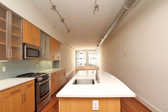 239 Market St in Philadelphia, PA - Building Photo - Building Photo