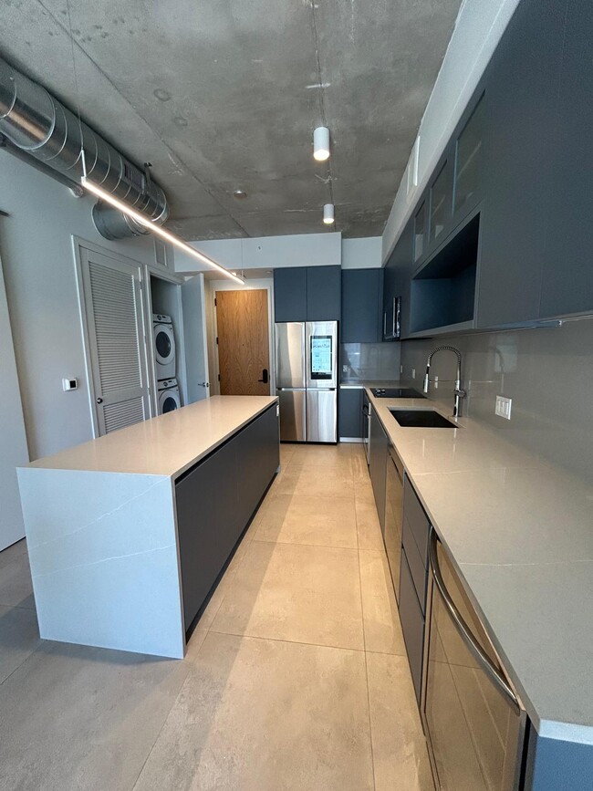 184 NW 28th St, Unit C1