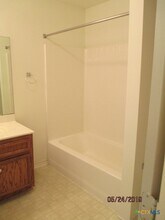 105 Evan Cir in Victoria, TX - Building Photo - Building Photo