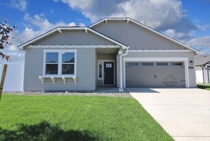 4718 Philippi Dr in Pasco, WA - Building Photo