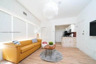 227 1st St in Miami Beach, FL - Building Photo - Building Photo