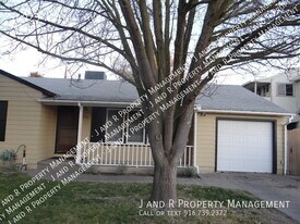14023 Walnut Ave in Walnut Grove, CA - Building Photo