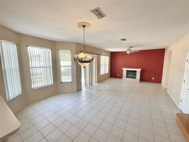 1604 Swamp Rose Ln in Trinity, FL - Foto de edificio - Building Photo