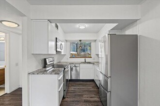 1304 Mariposa Dr in Austin, TX - Building Photo - Building Photo