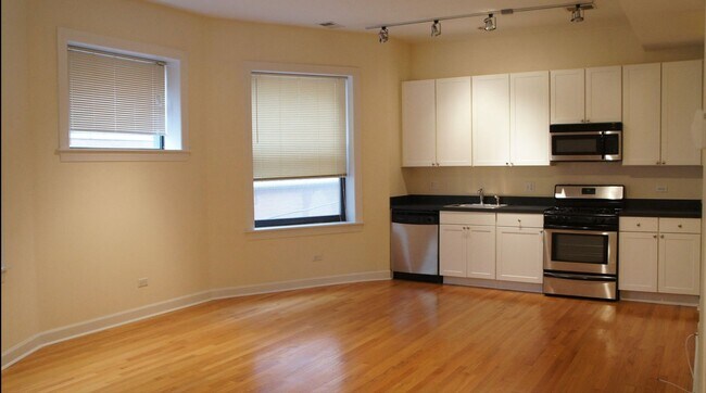 property at 4715 N Sheridan Rd