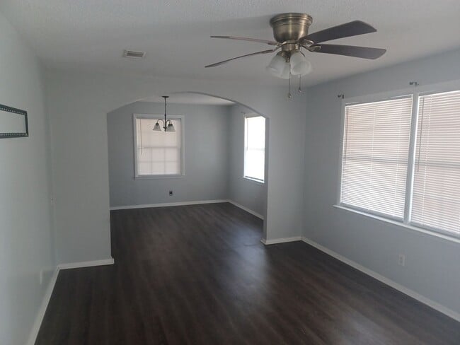 201 Ashmore St in Hinesville, GA - Building Photo - Building Photo
