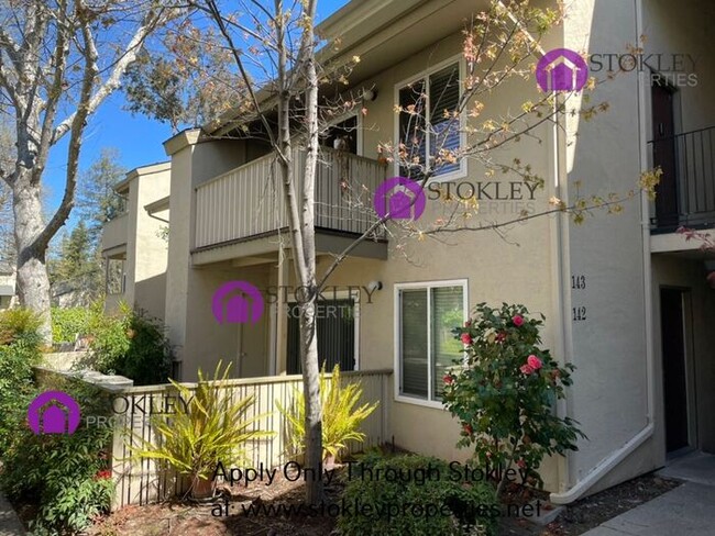 property at 2728 Oak Rd