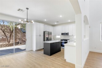 185 Rocky Star St in Henderson, NV - Building Photo - Building Photo