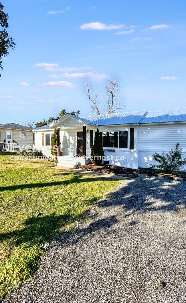 15 Walker Ave in Fort Oglethorpe, GA - Building Photo - Building Photo