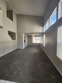 1801 Klamath Falls Way in Las Vegas, NV - Building Photo - Building Photo