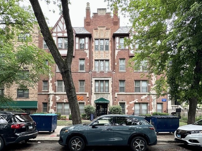 property at 659 W Wrightwood Ave