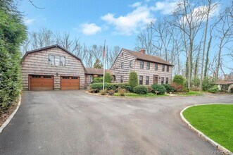 807 Union Ave in Riverhead, NY - Building Photo - Building Photo