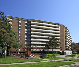 Park Vista Apartments in Toronto, ON - Building Photo - Building Photo