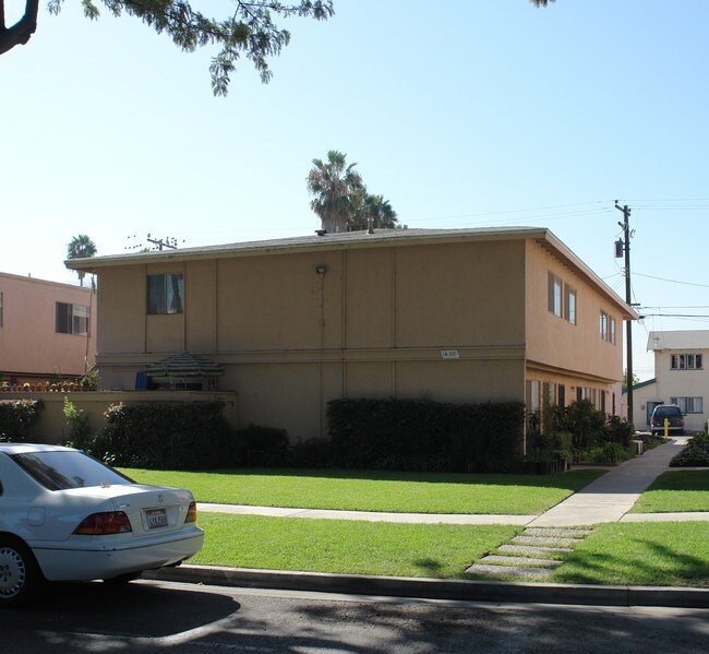 14301 Village Way in Westminster, CA - Building Photo - Building Photo