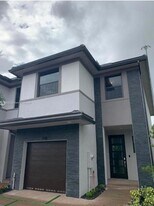 15842 NW 91st Ct, Unit 2407 in Miami Lakes, FL - Building Photo