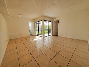 1017 Washington Cir in Homestead, FL - Building Photo - Building Photo