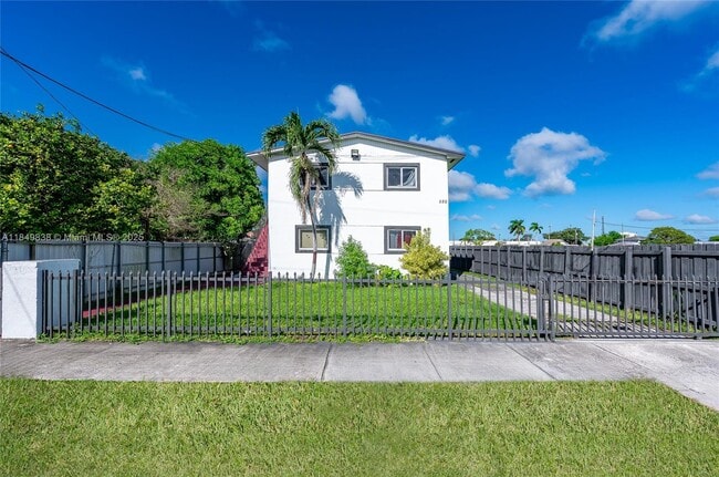 520 SW Krome Terrace