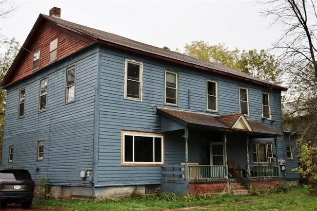 property at 8 Greene St