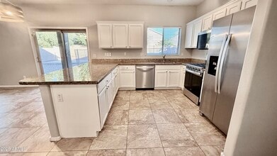 14174 W Crocus Dr in Surprise, AZ - Building Photo - Building Photo