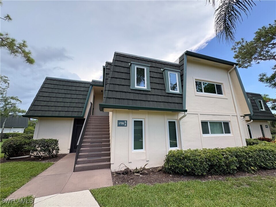 1706 Bald Eagle Dr in Naples, FL - Foto de edificio