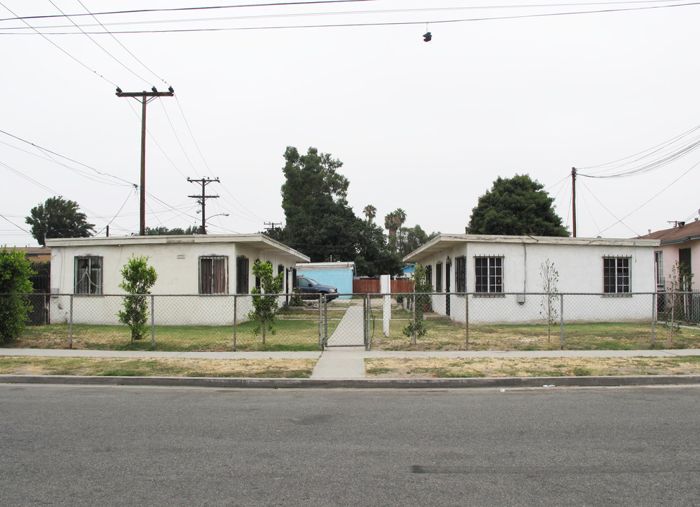 801-803 E Oaks St in Compton, CA - Building Photo