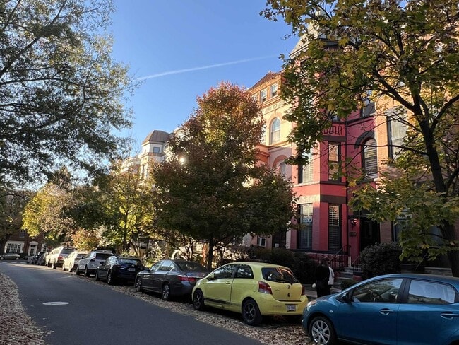 1861 Mintwood Pl NW in Washington, DC - Building Photo - Building Photo