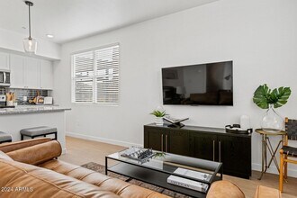 35155 N Thompson Rd in San Tan Valley, AZ - Foto de edificio - Building Photo