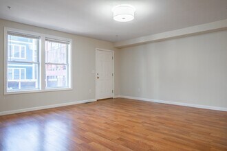 45 Chelsea St in Boston, MA - Foto de edificio - Building Photo