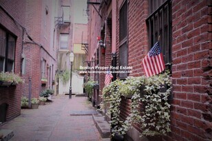 2 Champney Pl, Unit 3 in Boston, MA - Building Photo