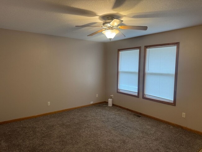 207-209 N Elm St in Cameron, MO - Building Photo - Building Photo