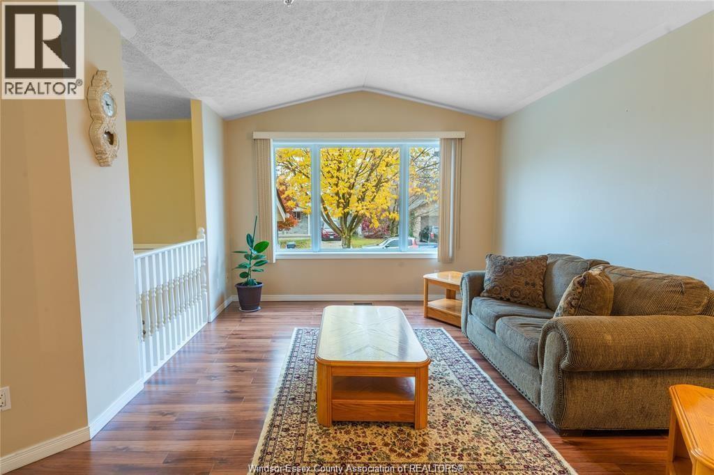 4012 Acorn Cres in Windsor, ON - Building Photo