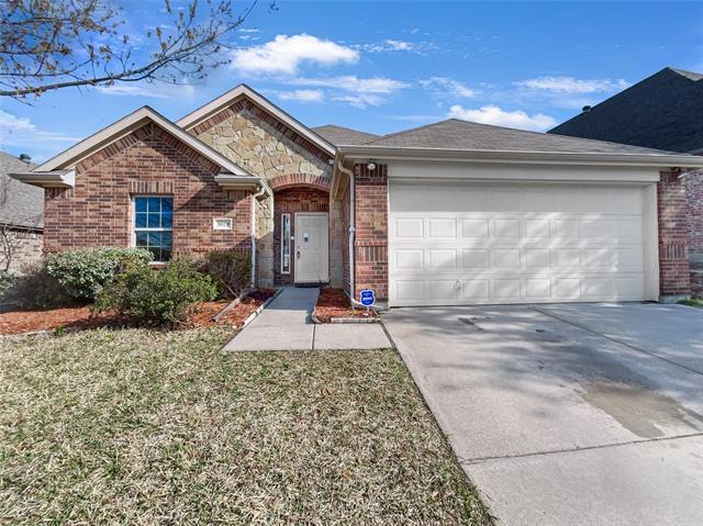 8029 Mountain Knoll Ct in Dallas, TX - Building Photo